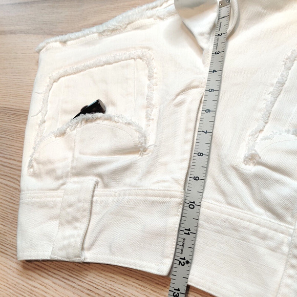 Derek Lam 10 Crosby Womens Horn-Toggle Shorts Size 6 White High Rise Frayed 3" - Picture 15 of 16